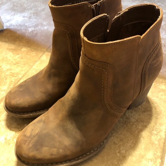 Clarks size 12 - Picture 2 of 3